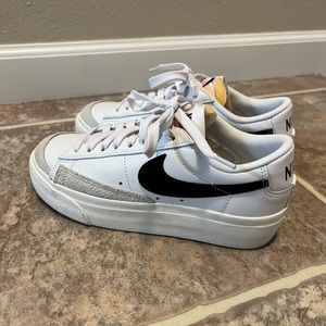 Nike Blazer Low Platform